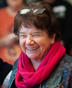 Ulla Moser leitet die „Gruppen Mindener Kaffeekränzchen“ und „Männer-Schnupper-Kochkurs für pflegende Angehörige“ und ist bei vielen weiteren Gruppen und Aktivitäten als Begleiterin aktiv