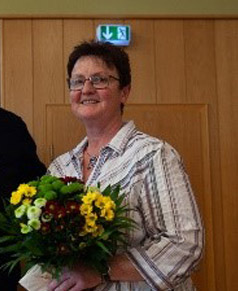 Monika Sander ehemals pflegende Angehörige; kümmert sich über ihre Vorstandstätigkeit hinaus um die Angehörigen-Ehemaligentreffen und ist immer wieder dabei, wenn Hilfe z.B. bei großen Veranstaltungen gebraucht wird